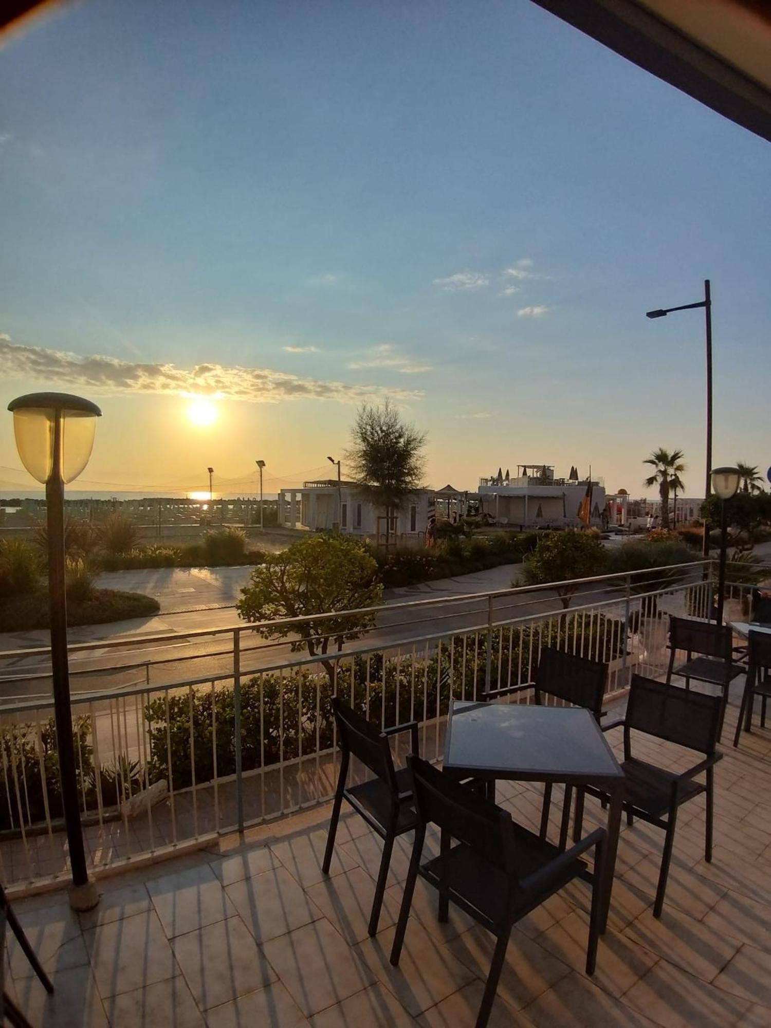 Hotel Ideal Rimini Exterior photo