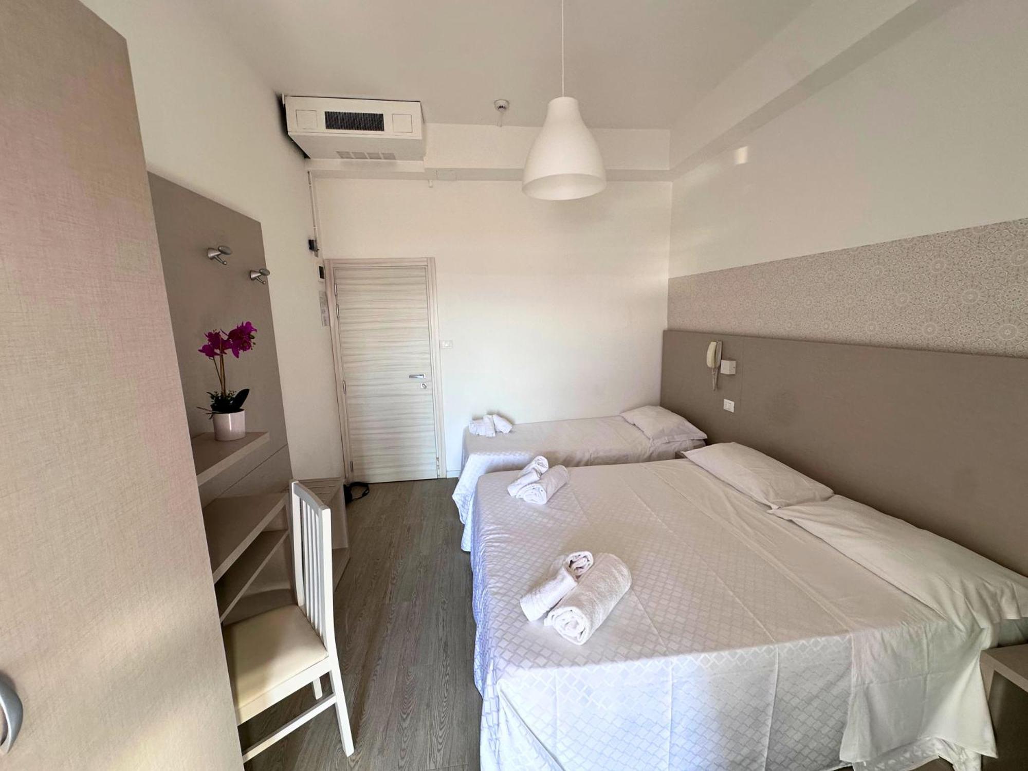 Hotel Ideal Rimini Exterior photo